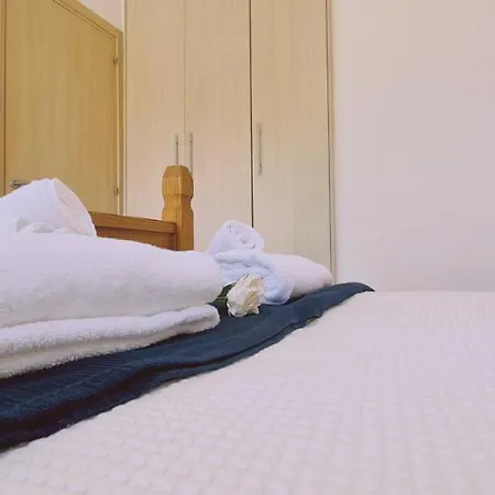 Apartment Kyklades & Paralimni