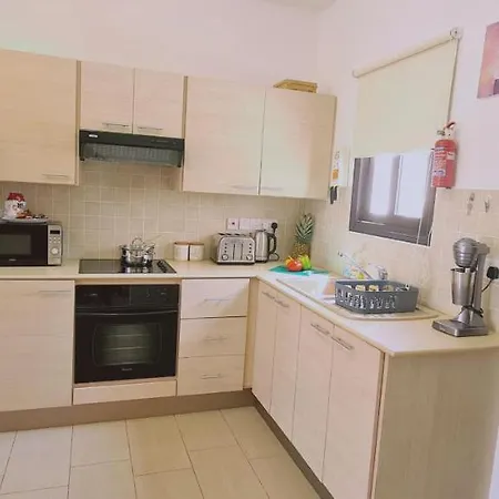 Apartment Kyklades & Paralimni